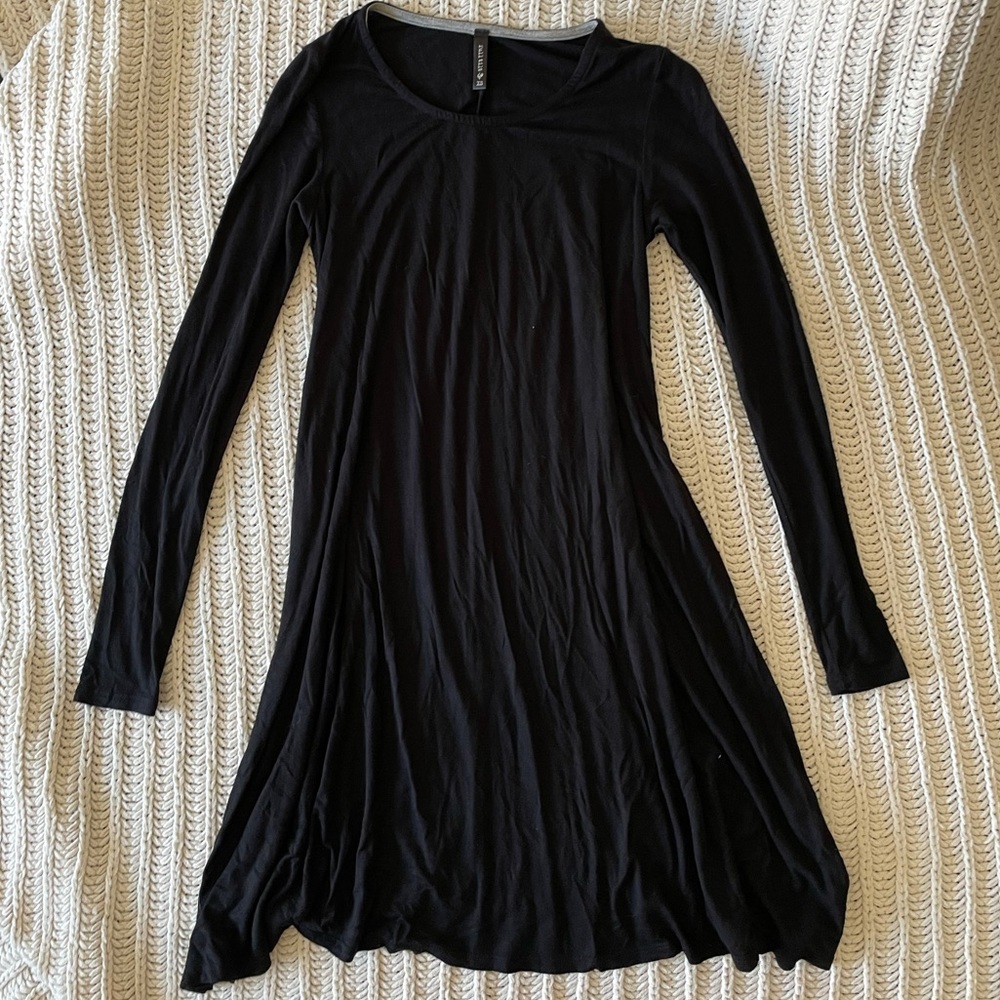 Black long sleeve dress
